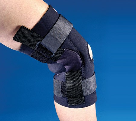 Deluxe Neoprene Knee Support, Black - Small